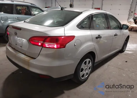 2017 Ford Focus S z USA, uszkodzony, nr VIN 1FADP3E29HL258106